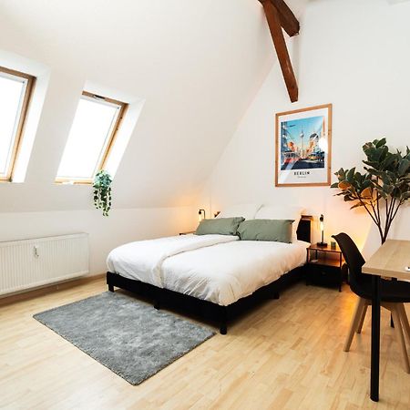 Staywell - Lichtdurchflutetes Apartment Mit Terasse Berlino Esterno foto